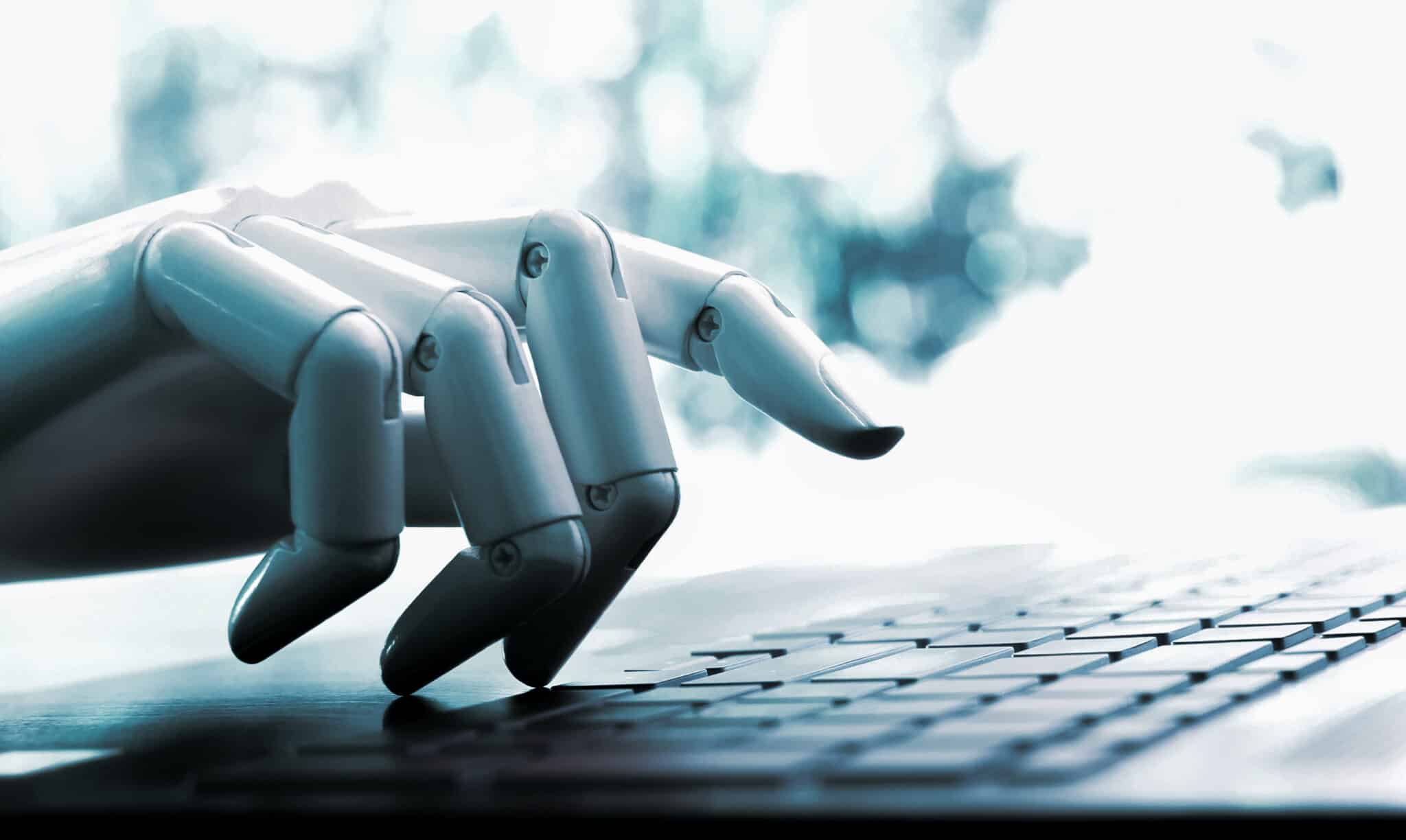 Robothånd over computer