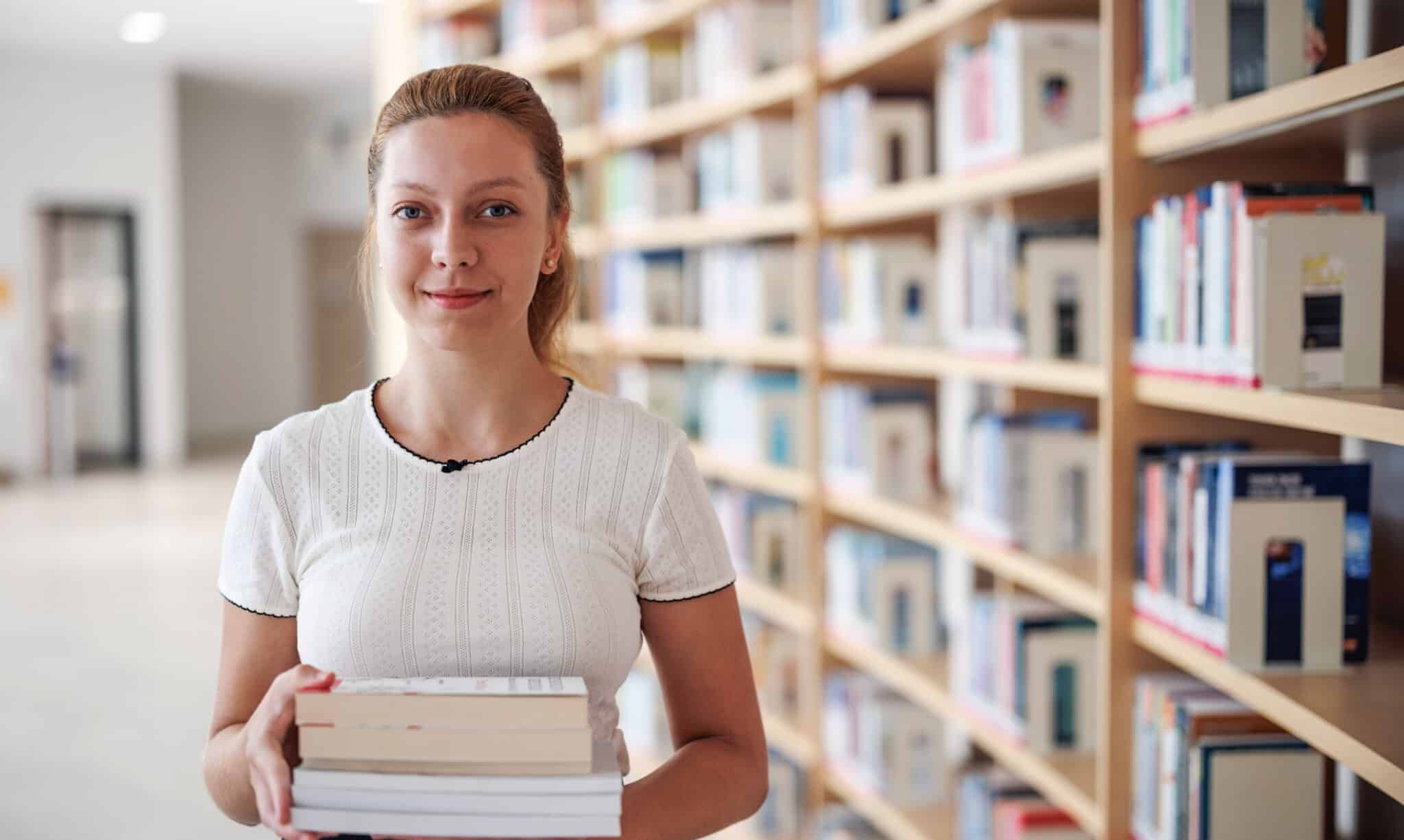 Bibliotekar på et bibliotek